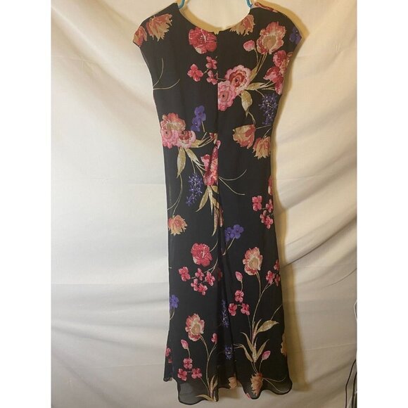 Womens Size medium So Pretty Dress Black Floral Form Fitting Beautiful Midi - Picture 3 of 3